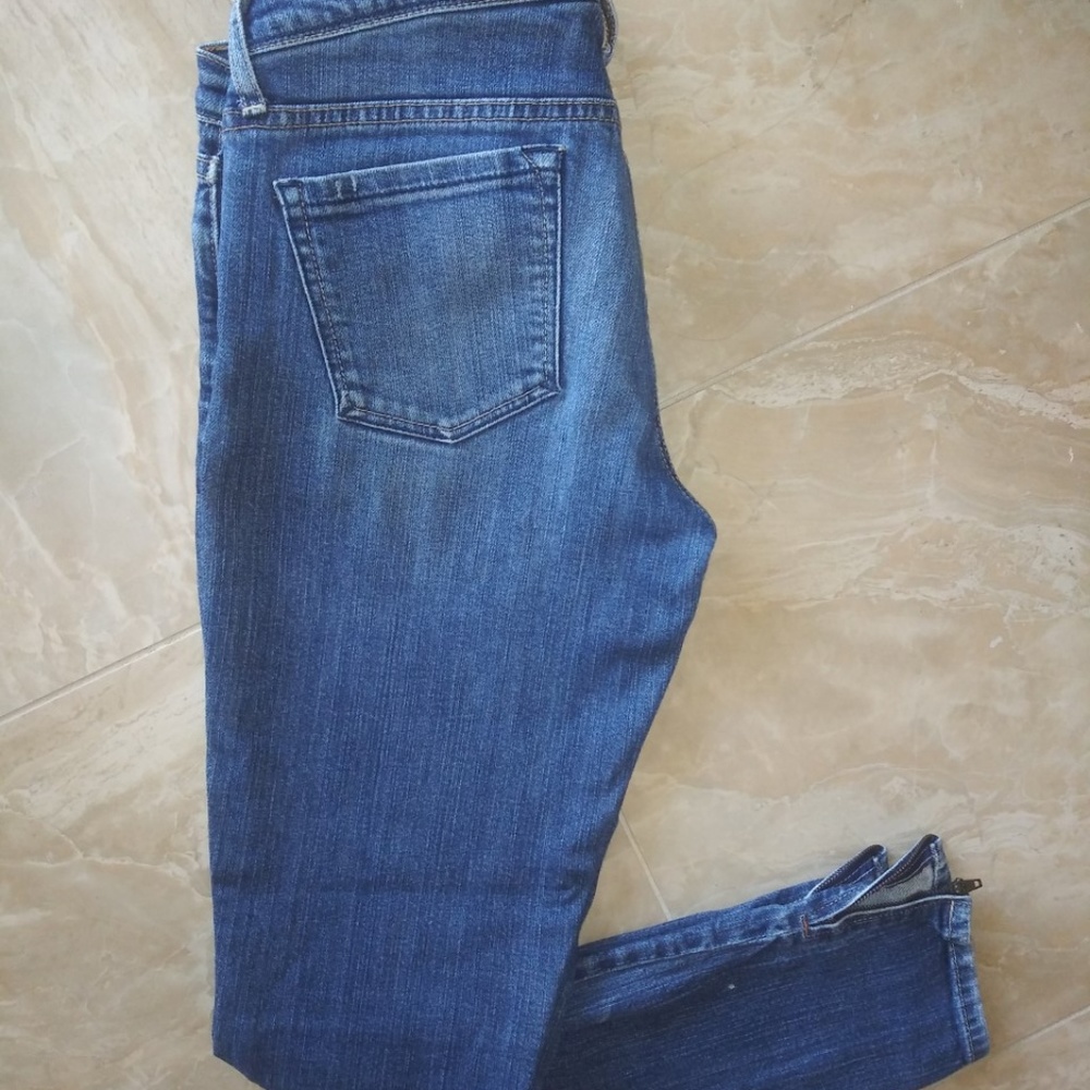 Abercrombie Skinny Jeans with ankle zipper/Size 4